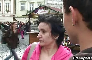 XXX دختر مادرش سوپرسکسی متحرک را گرفت
