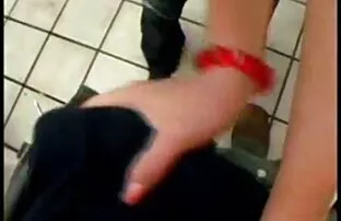 XXX PORN نوجوانان روس: این مرد بی کیرکلفت متحرک رحمانه دوست دختر خود را لعنتی کرد