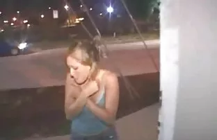 XXX پورنی روسی: سبزه کوچک سکس کوس متحرک روسی زیبا