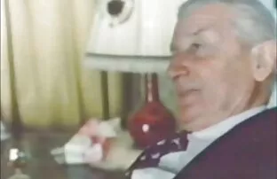XXX پسر در آشپزخانه cums برای عکس متحرک سکس خشن مادر