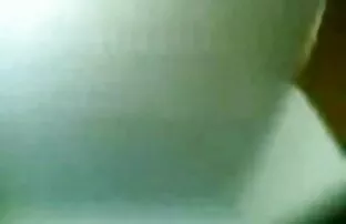 XXX یک مرد نازک با دهان خود چکمه یک مرد سیاه پوست را در لیوان بلند می کند و واژن را زیر او قرار می عکسهای متحرک سکسی خفن دهد