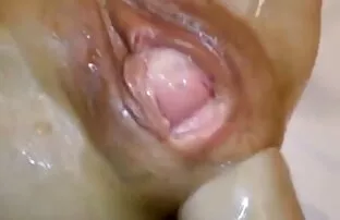 XXX جوجه گوش تقلبی کلاه مودار معشوقه را روی عکسsexمتحرک مبل می چسباند
